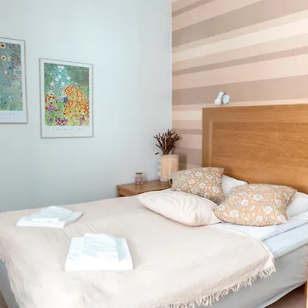 2ndhomes Compact By The Esplanade Park *