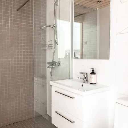 2ndhomes Compact By The Esplanade Park