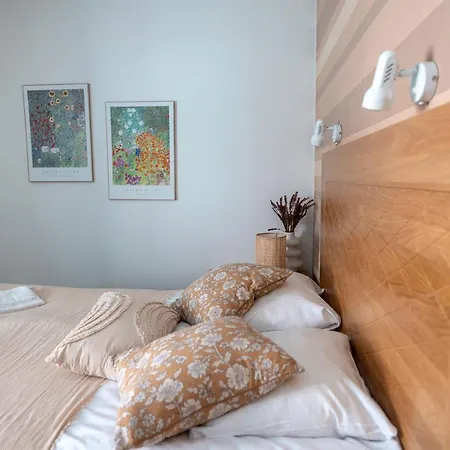 2ndhomes Compact By The Esplanade Park * Helsinki